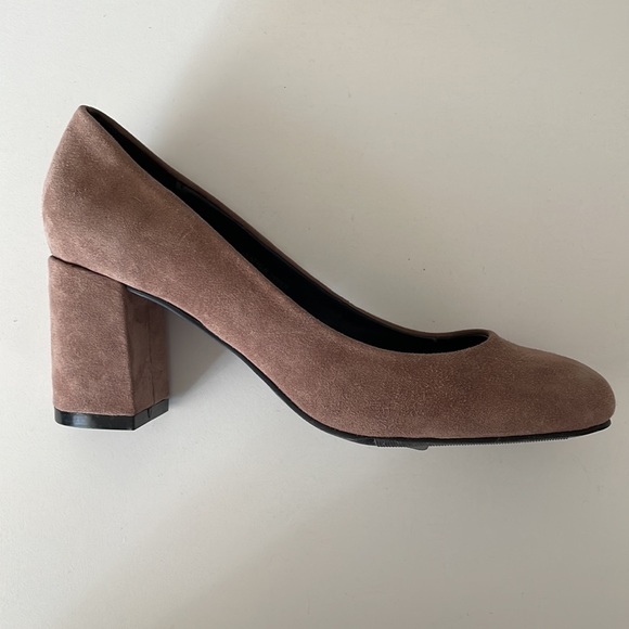 Le Château shoes - Picture 2 of 3